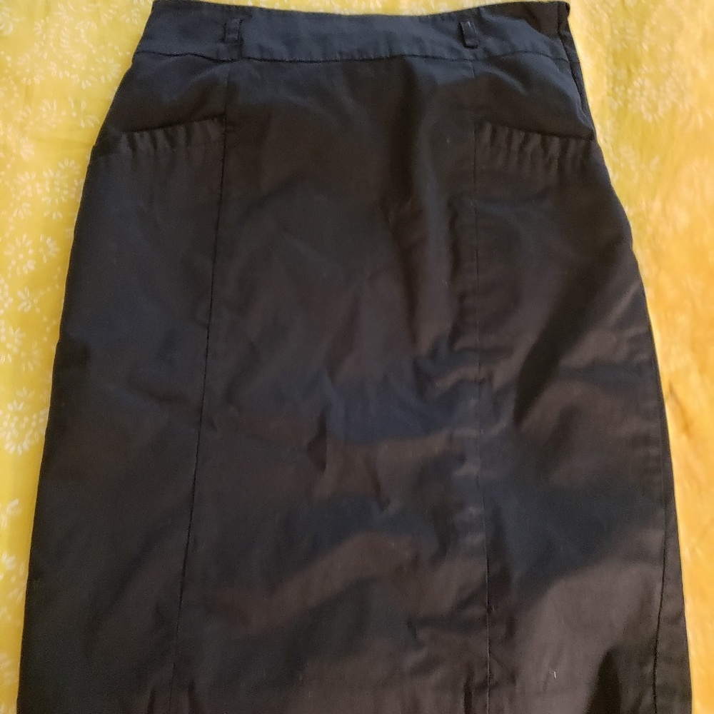 H & M black knee length skirt
